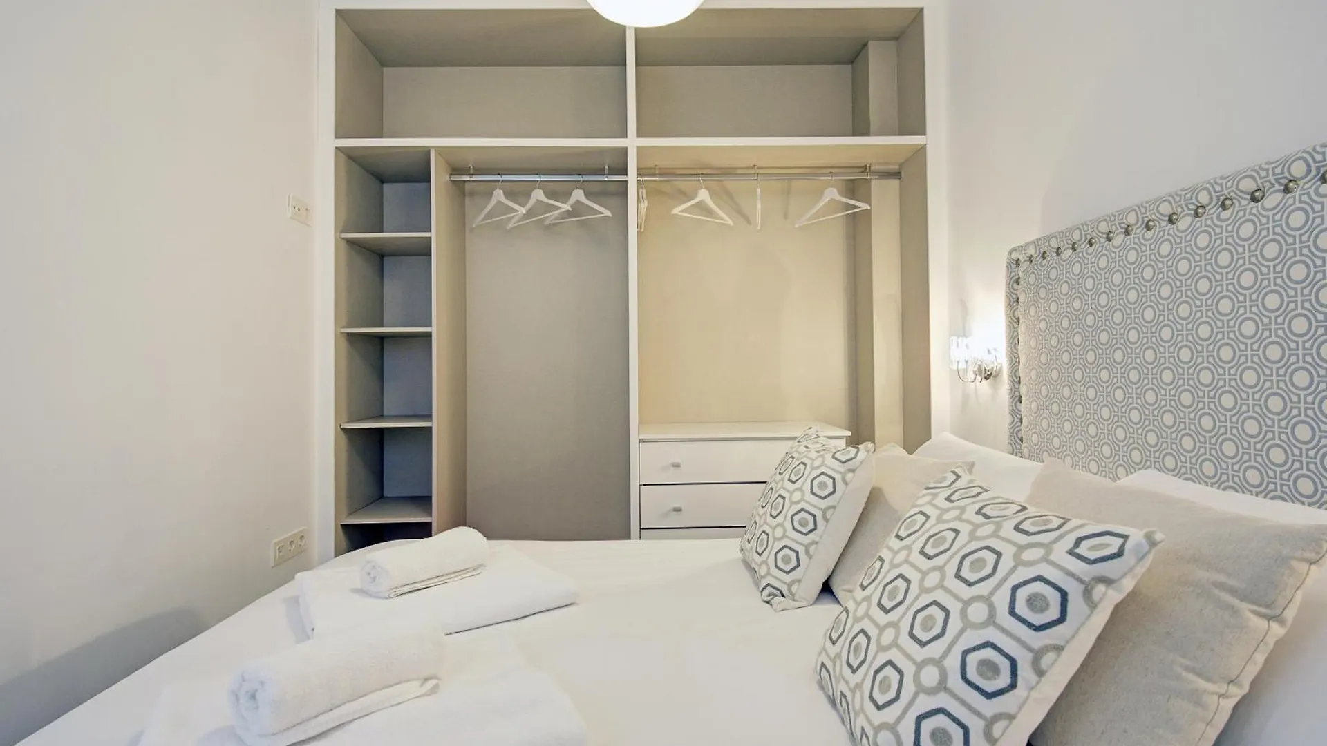 Home4U Nuevo Centro Granada-Puerta Real-San Isidro España